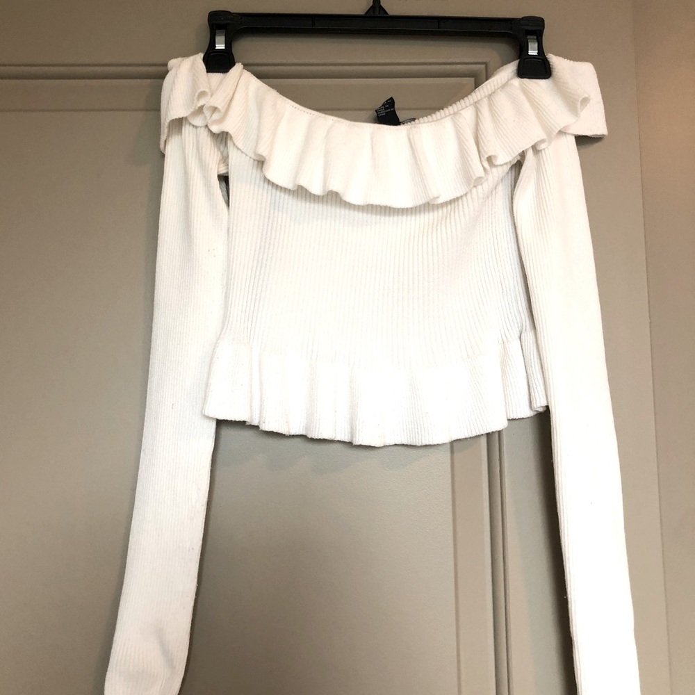 Off-the-shoulder cropped sweater